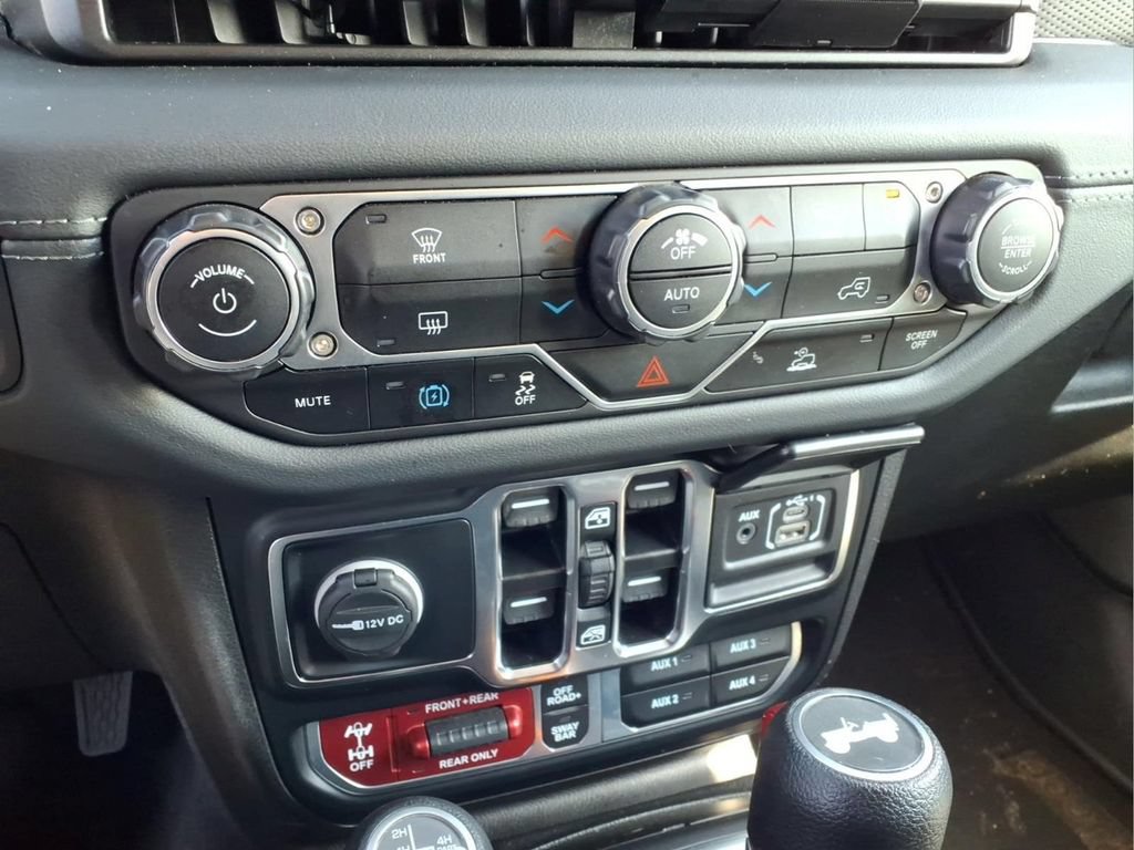 Used 2024 Jeep Wrangler Unlimited Rubicon 4xe AWD/4WD image 10