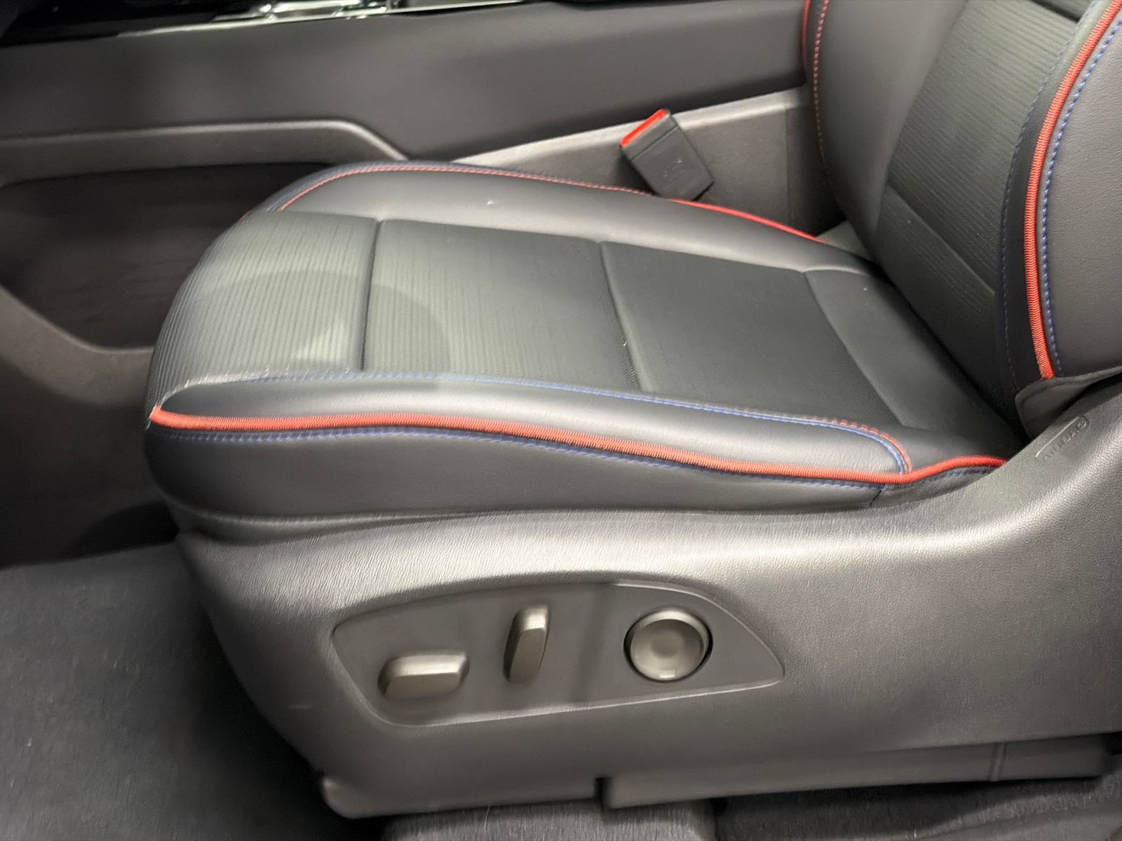 Used 2025 Chevrolet Silverado EV RST AWD/4WD image 18