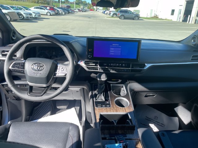 Used 2026 Toyota Sienna Platinum AWD/4WD image 22