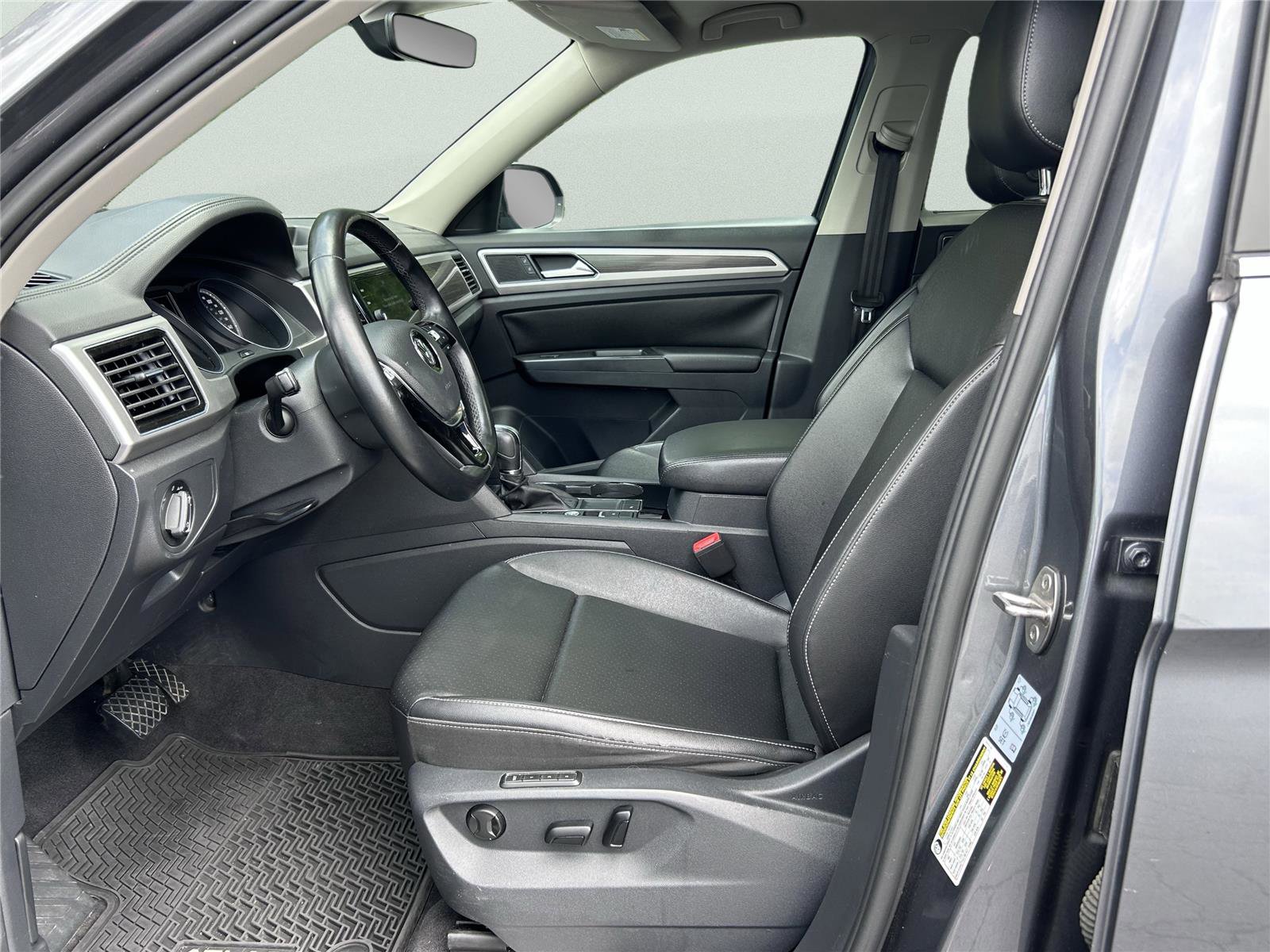 Used 2018 Volkswagen Atlas SEL FWD image 14