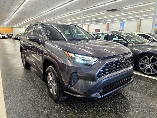 Used 2022 Toyota RAV4 XLE image 3
