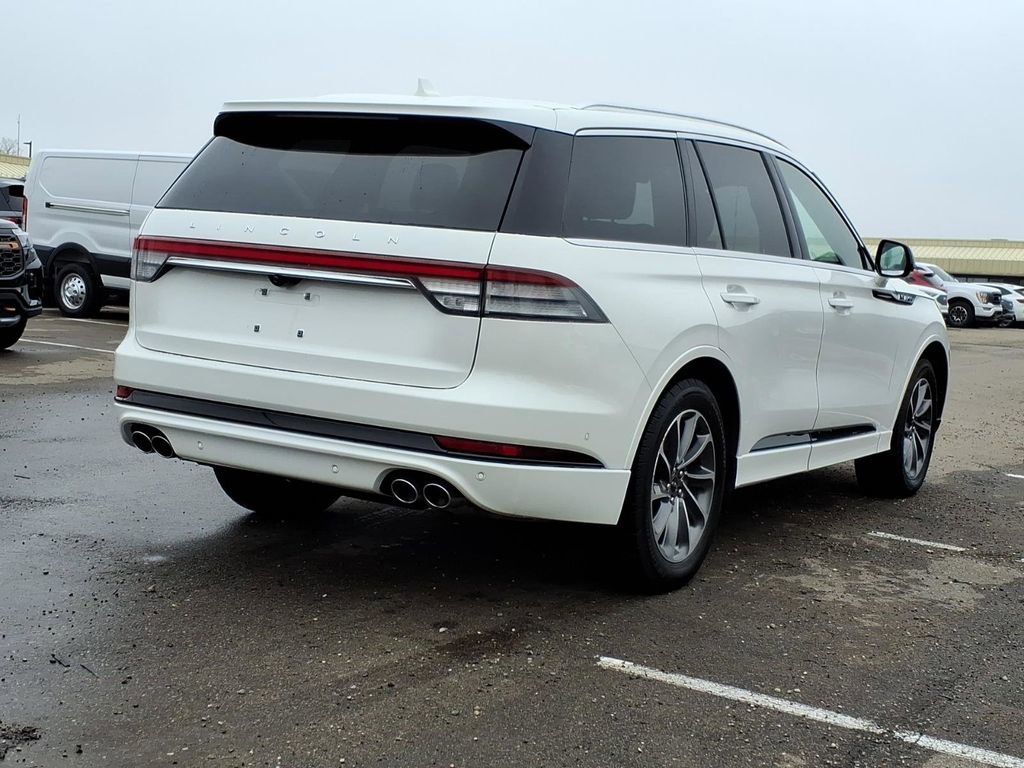 Used 2020 Lincoln Aviator Grand Touring w/ Elements Package Plus image 5