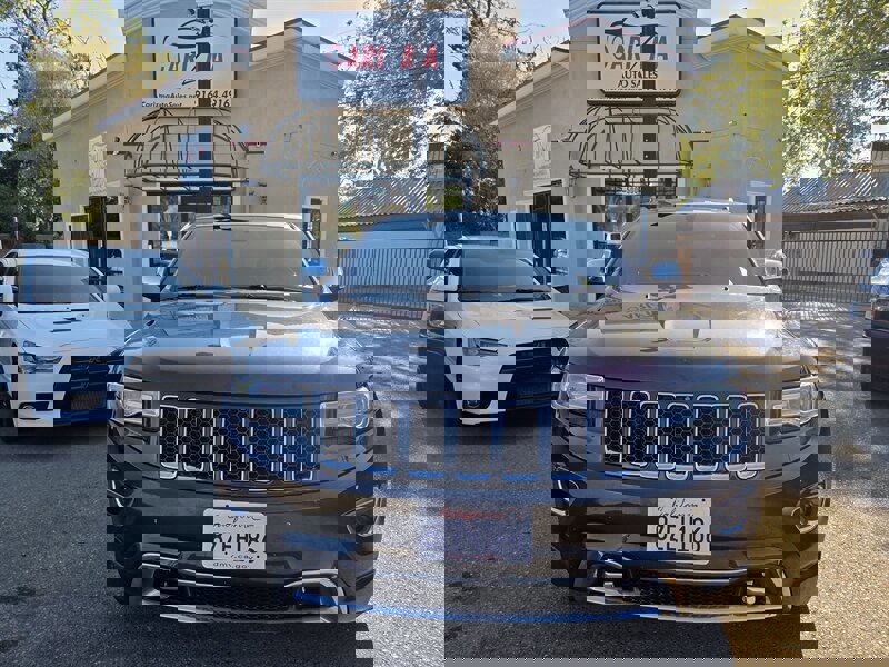 Used 2015 Jeep Grand Cherokee Overland image 2