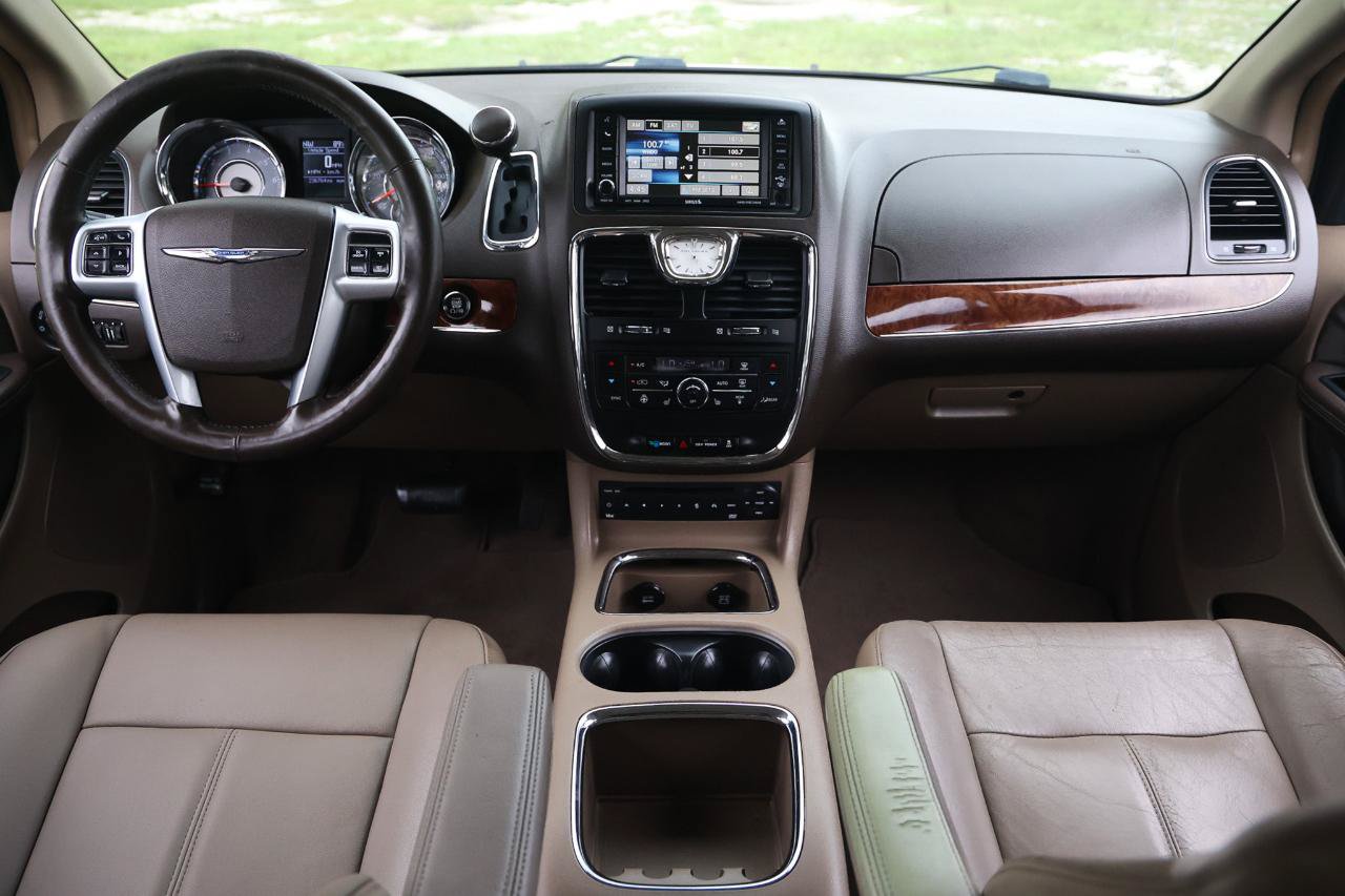 Used 2011 Chrysler Town & Country Limited w/ Trailer Tow Group FWD image 2