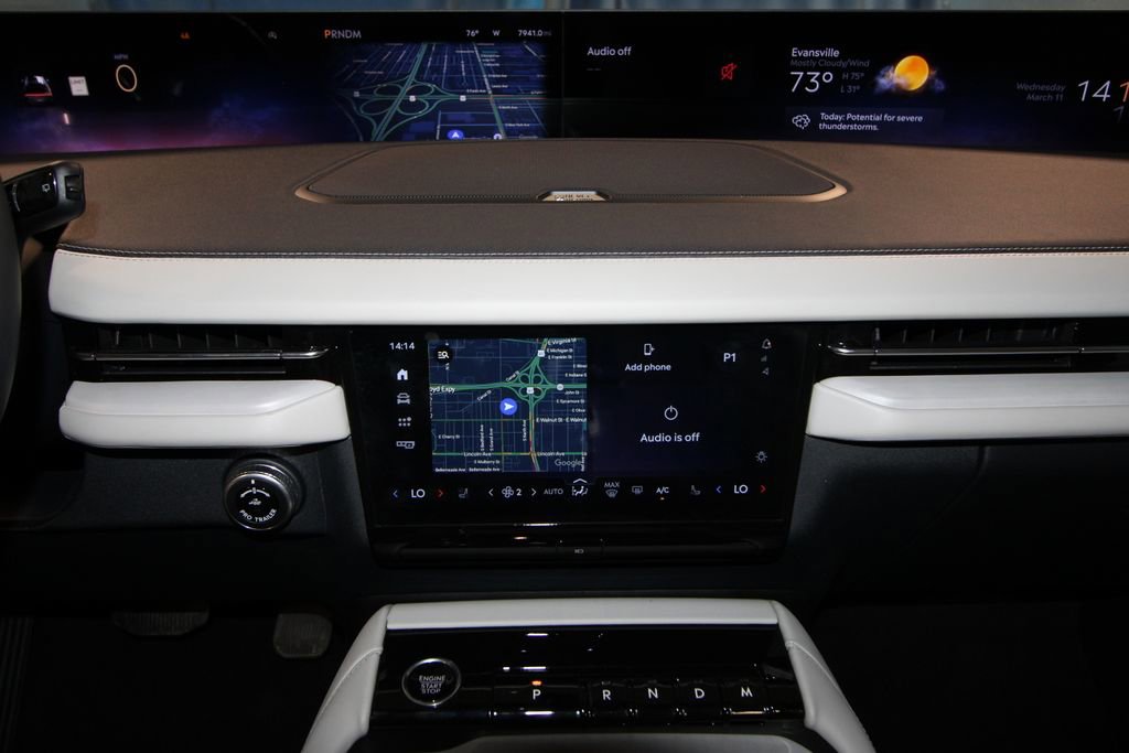 Used 2025 Lincoln Navigator Reserve image 17