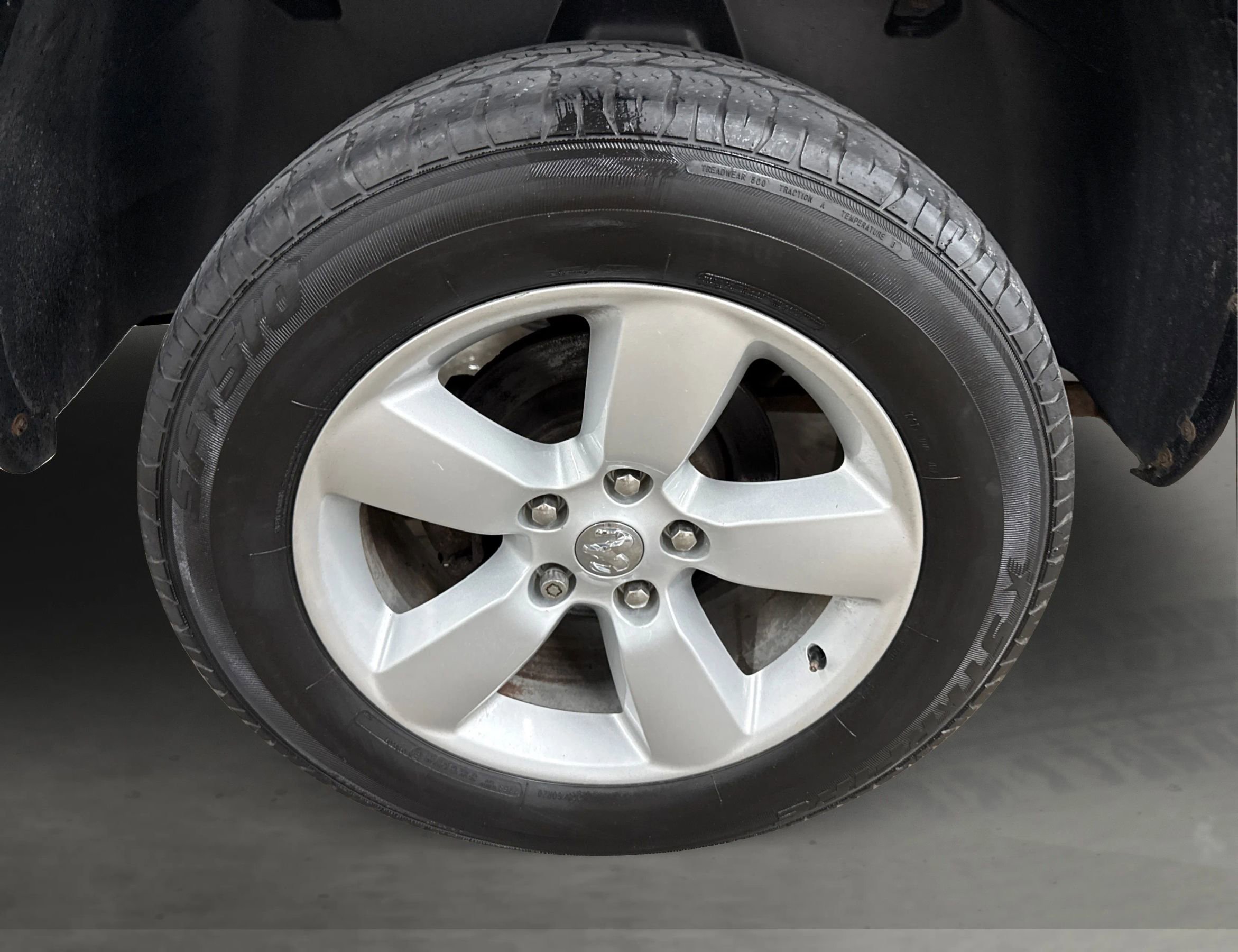 Used 2015 RAM 1500 Express AWD/4WD image 14