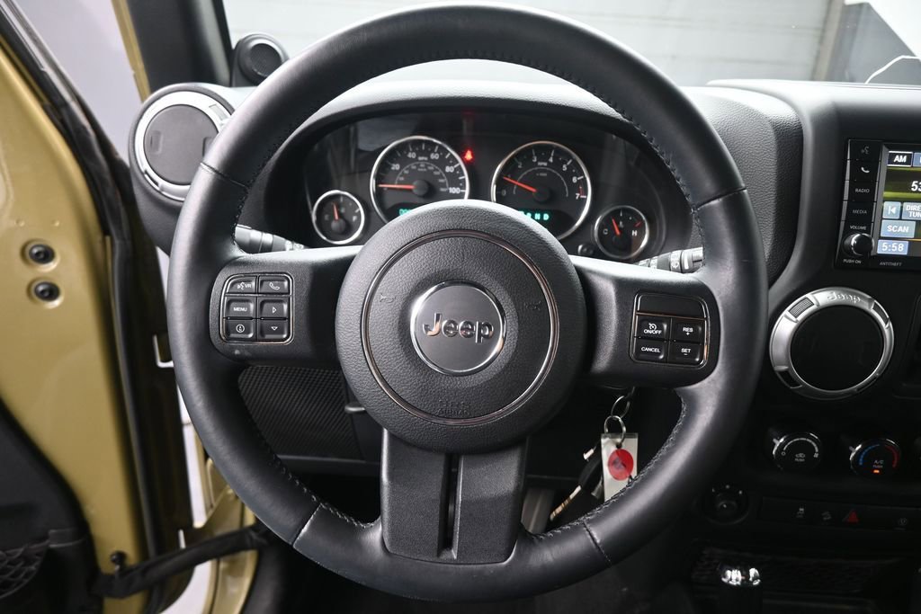 Used 2013 Jeep Wrangler Unlimited Rubicon w/ Connectivity Group AWD/4WD image 6