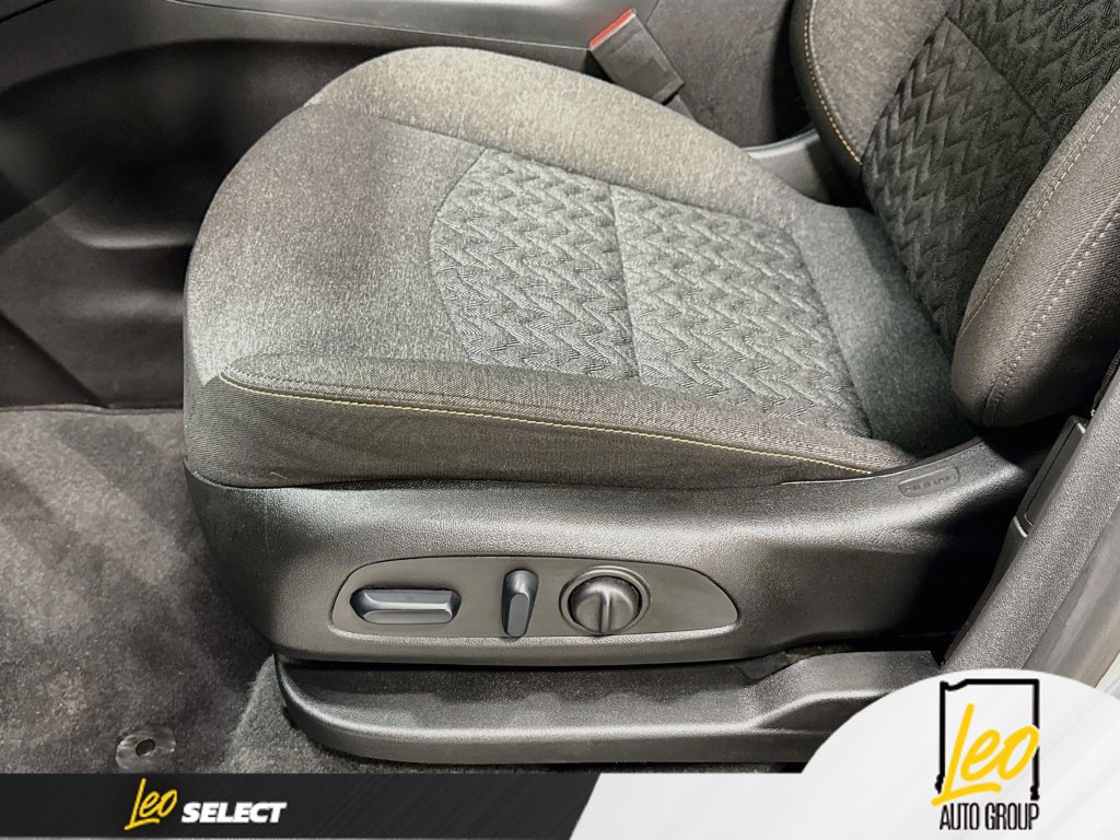 Used 2024 Chevrolet Equinox LT AWD/4WD image 21