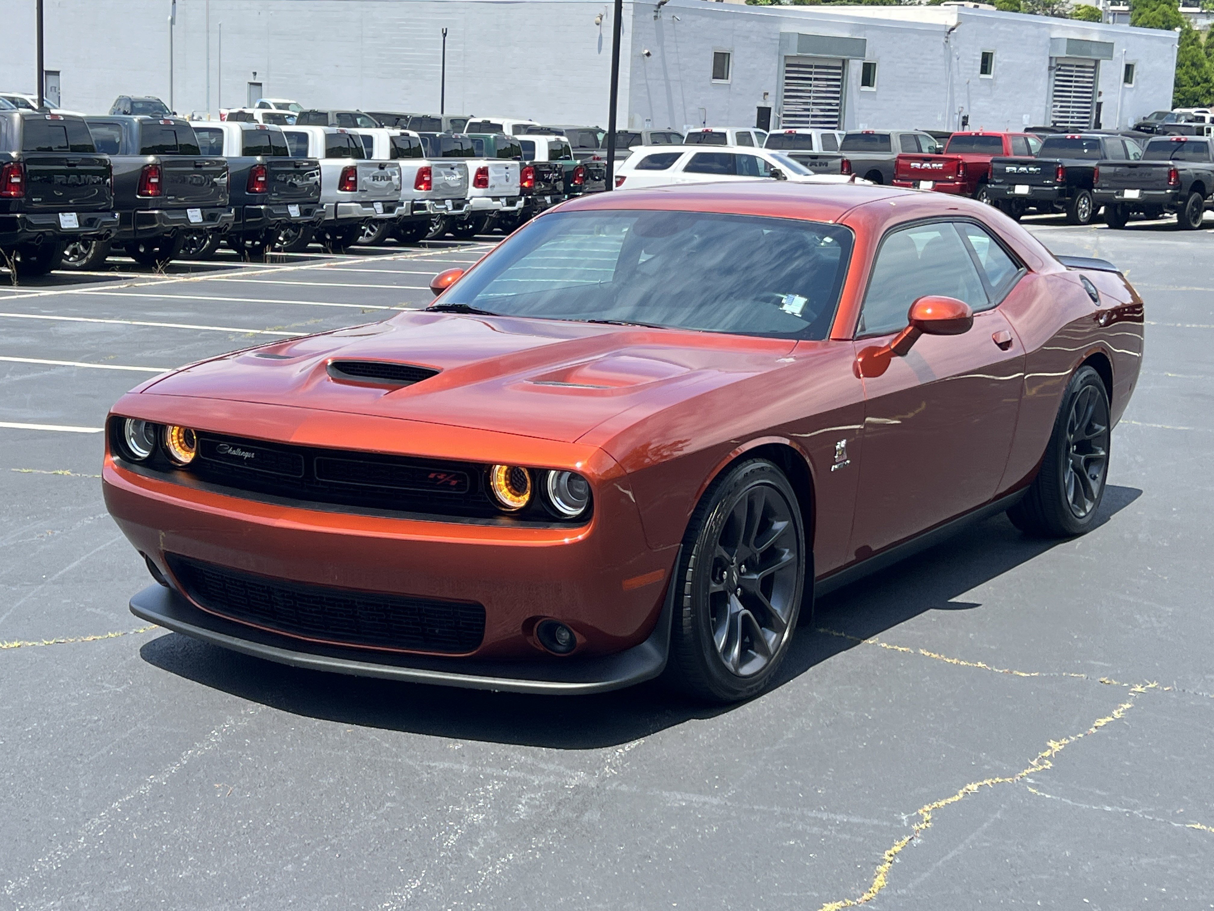 Used 2022 Dodge Challenger R/T Scat Pack w/ Driver Convenience Group RWD image 3
