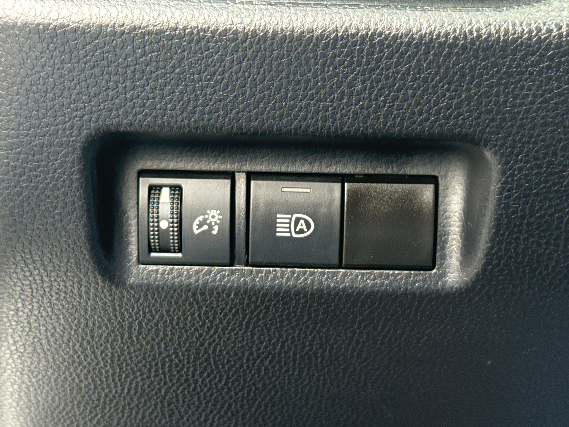 Certified 2024 Toyota RAV4 XLE FWD image 27