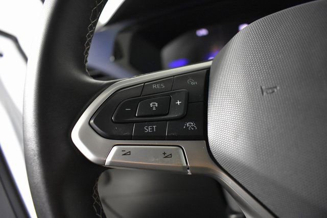 Used 2024 Volkswagen Taos SE FWD image 15