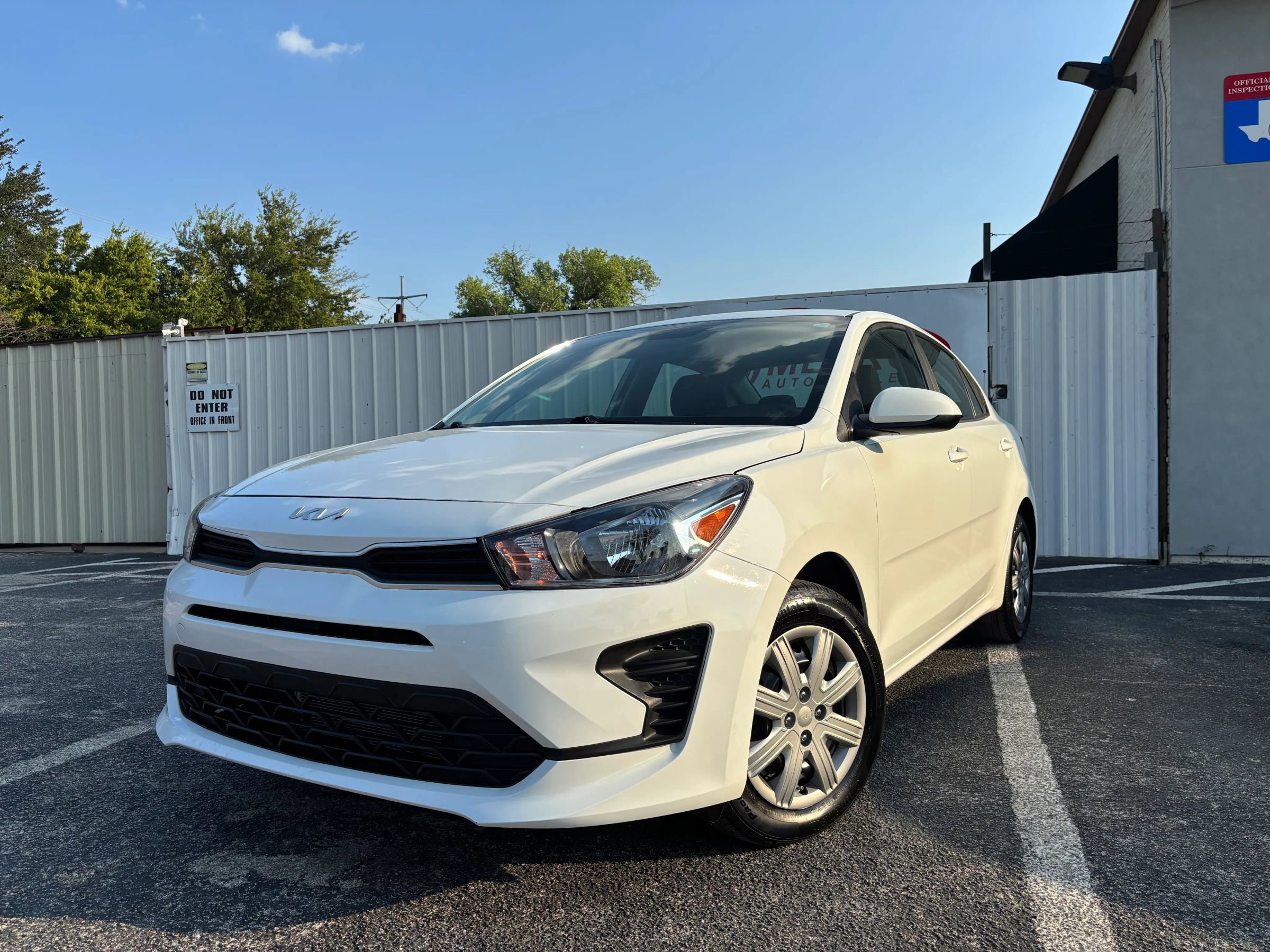 Used 2023 Kia Rio LX image 1
