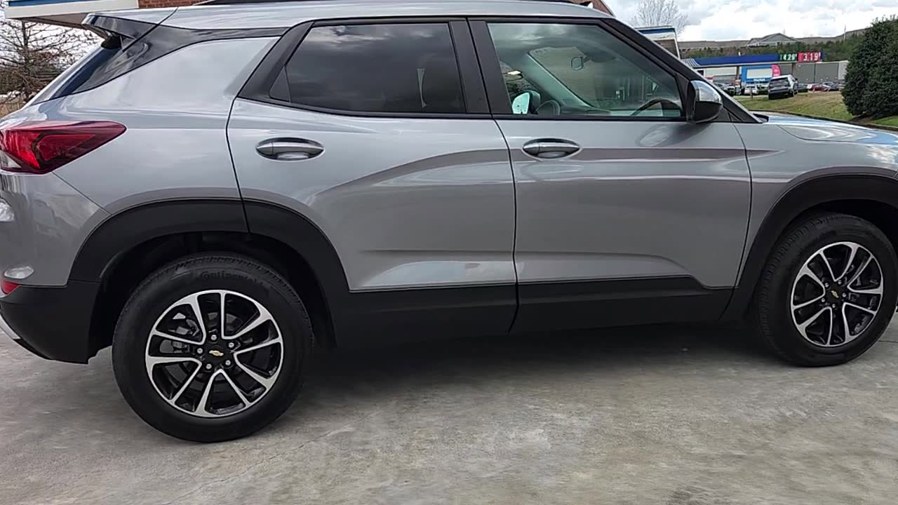 Used 2024 Chevrolet TrailBlazer LT w/ Driver Confidence Package image 8