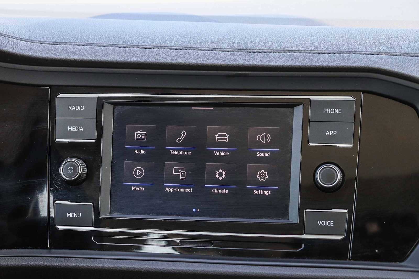 Used 2024 Volkswagen Jetta SE image 15