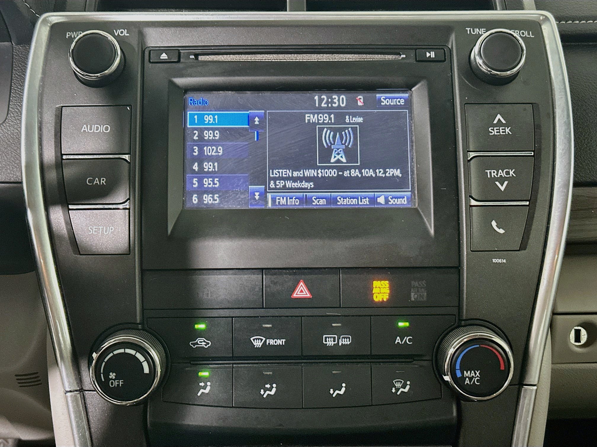 Used 2017 Toyota Camry LE FWD image 23