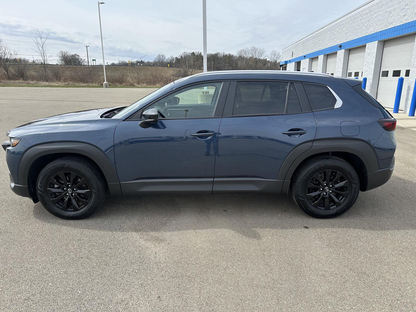 Used 2025 MAZDA CX-50 AWD 2.5 S w/ Premium Package image 3