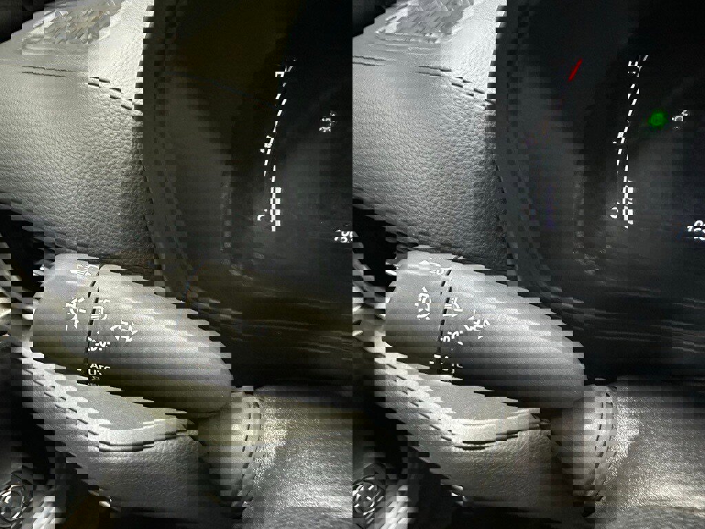 Used 2025 Toyota Grand Highlander AWD image 22