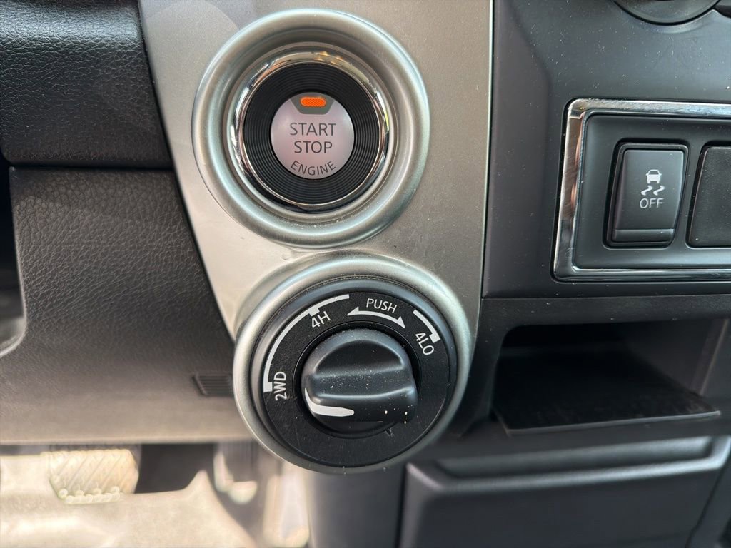 Used 2019 Nissan Titan SV image 21