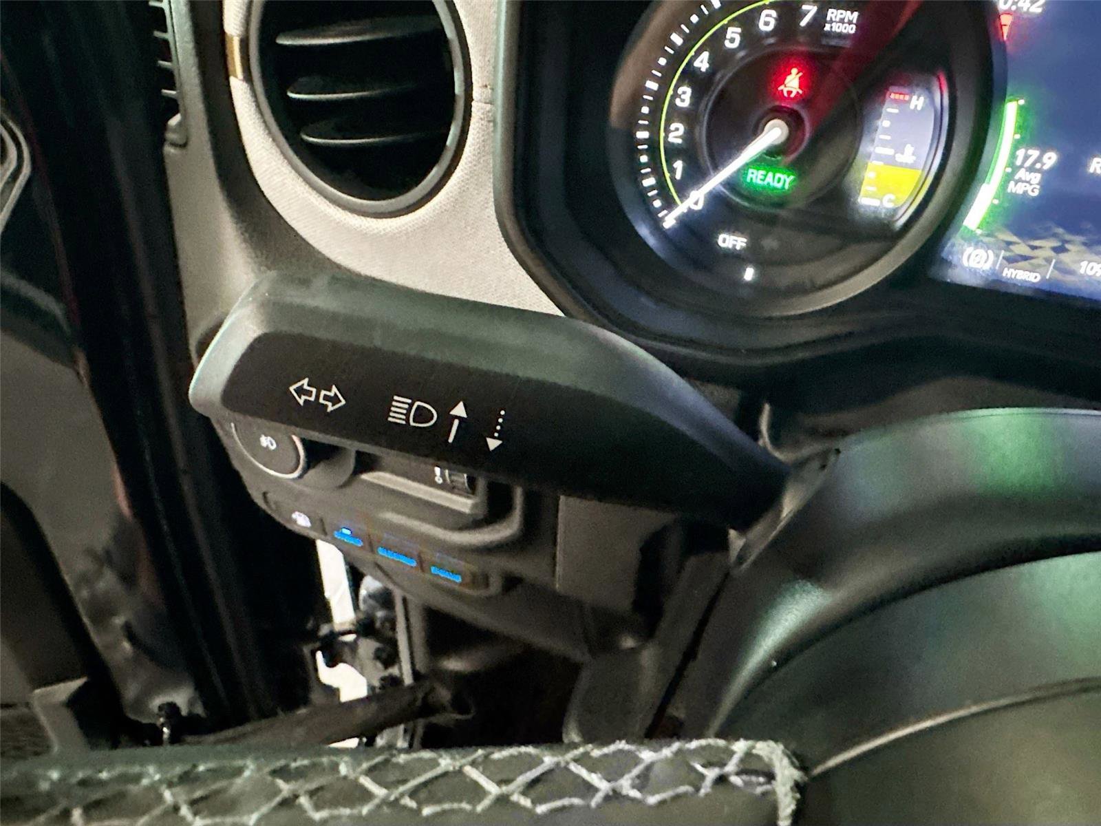Used 2025 Jeep Wrangler Unlimited Sport S 4xe w/ Convenience Group AWD/4WD image 5