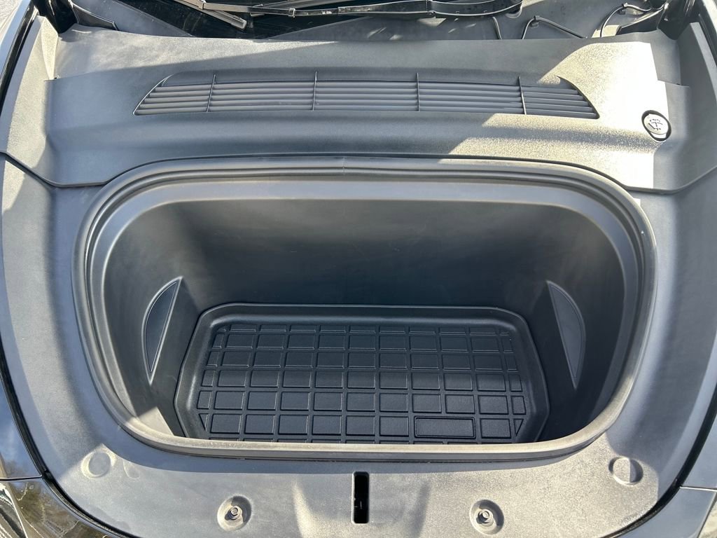 Used 2024 Tesla Model Y Long Range image 25