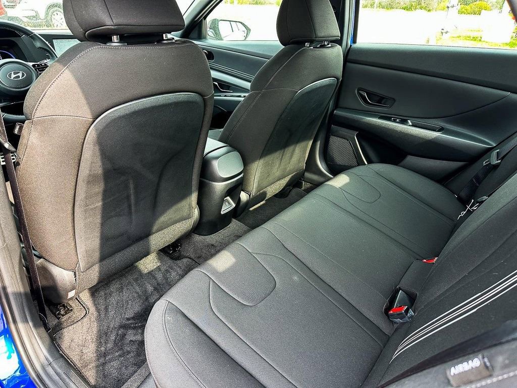 Used 2025 Hyundai Elantra Sport image 21