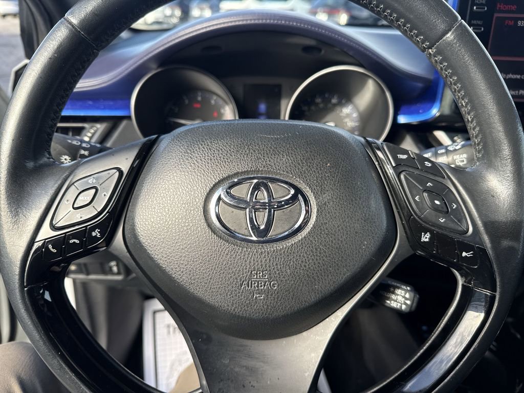 Used 2020 Toyota C-HR XLE FWD image 15