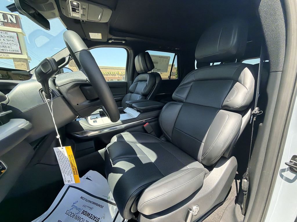 New 2026 Lincoln Navigator L Reserve AWD/4WD image 11
