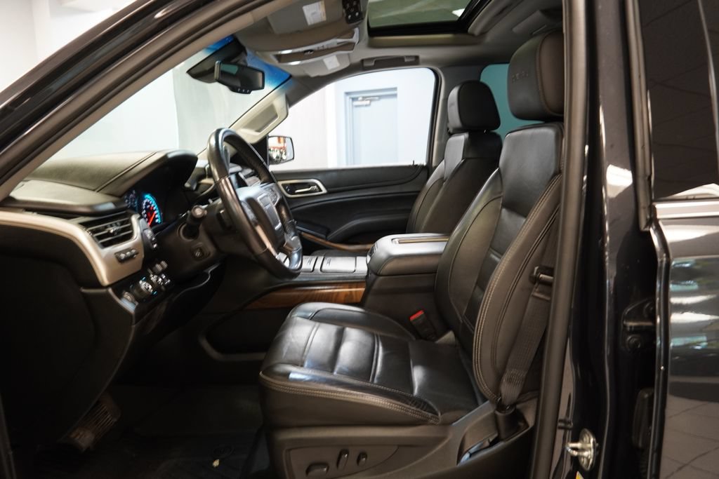 Used 2020 GMC Yukon XL Denali w/ Open Road Package AWD/4WD image 6