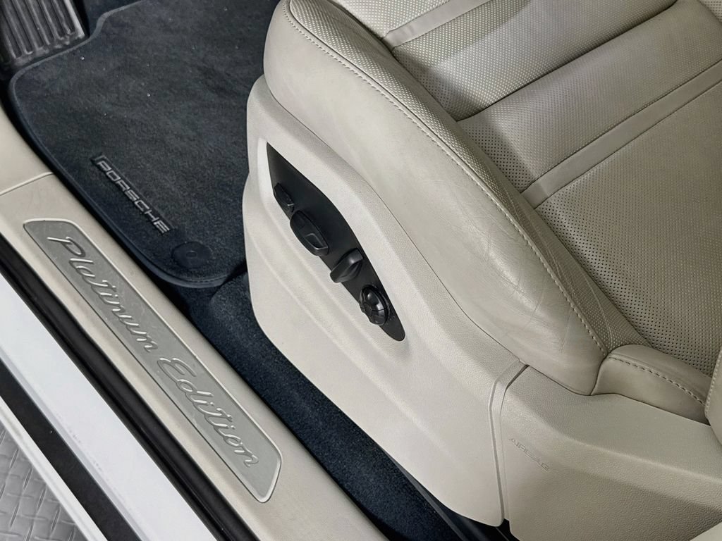 Certified 2023 Porsche Cayenne Platinum Edition AWD/4WD image 27