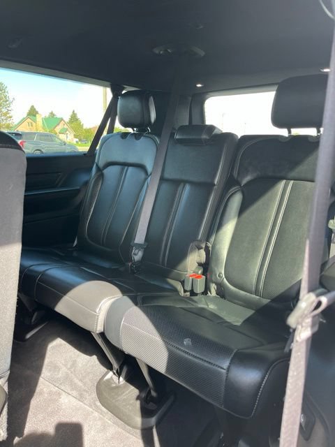 Used 2024 Jeep Wagoneer L Series II w/ Flexible Seating Group AWD/4WD image 28