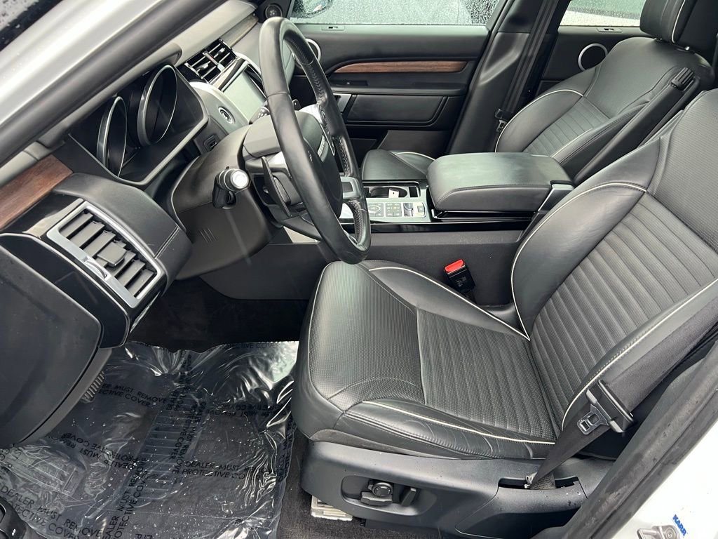 Used 2017 Land Rover Discovery HSE Luxury AWD/4WD image 13