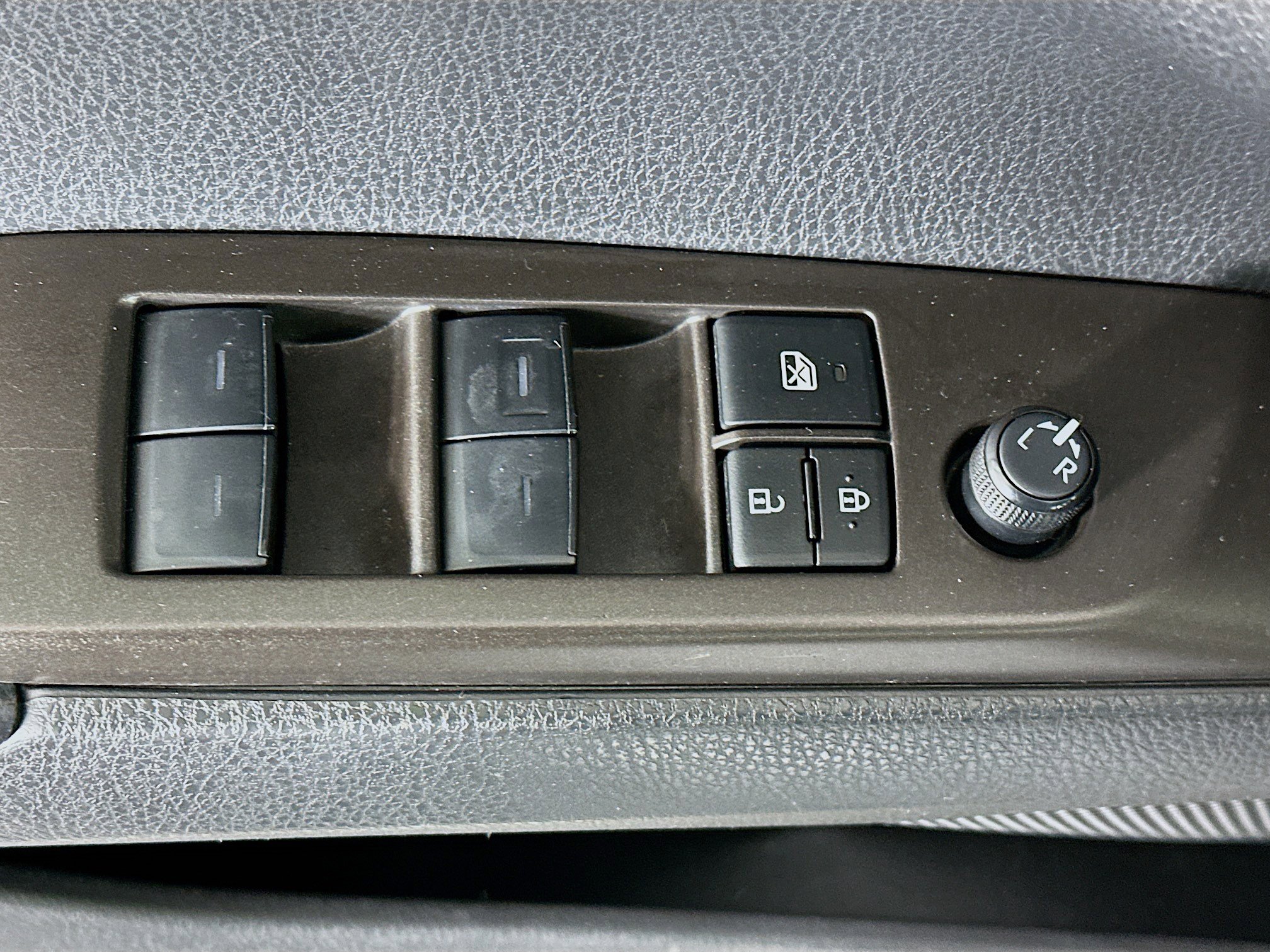 Used 2022 Toyota Camry SE image 15