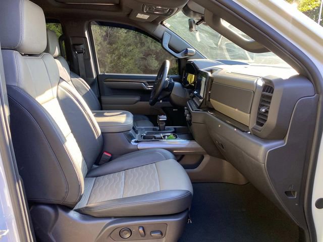 Used 2024 Chevrolet Silverado 1500 ZR2 w/ Technology Package AWD/4WD image 35