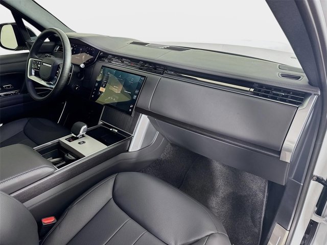 New 2026 Land Rover Range Rover Long Wheelbase SE AWD/4WD image 31