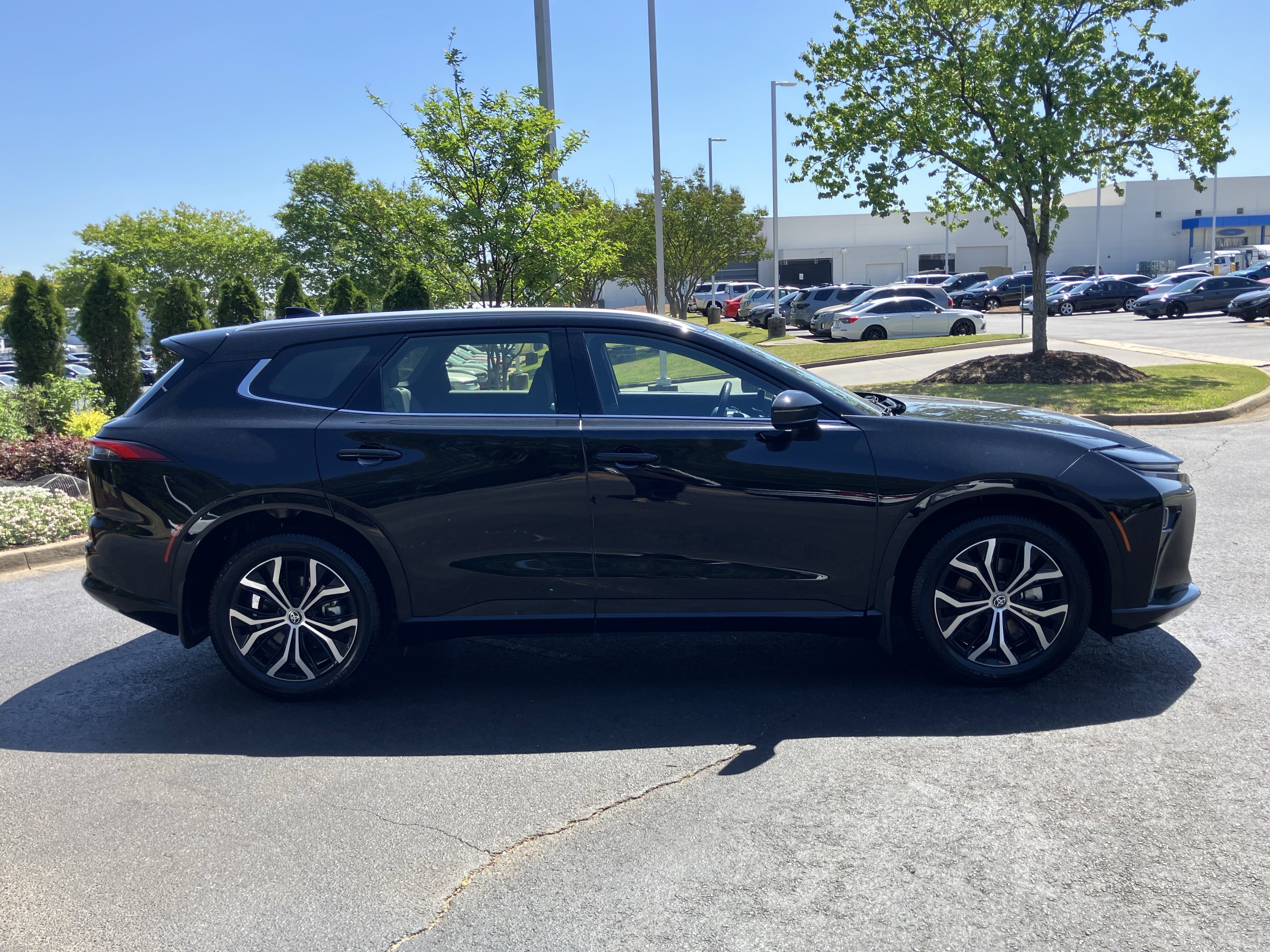 Used 2025 Toyota Crown Signia AWD/4WD image 11