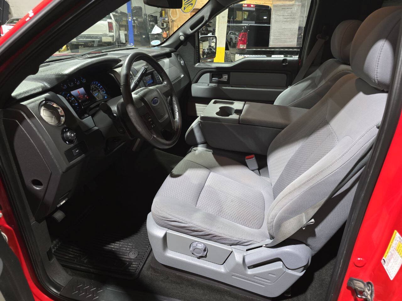 Used 2013 Ford F150 XLT w/ Mid Equipment Group AWD/4WD image 24