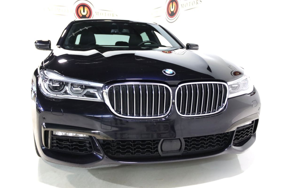Used 2019 BMW 750i RWD image 9
