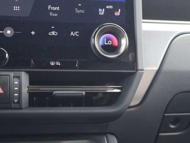 Used 2024 Lexus GX 550 w/ Accessory Package (2T) AWD/4WD image 32