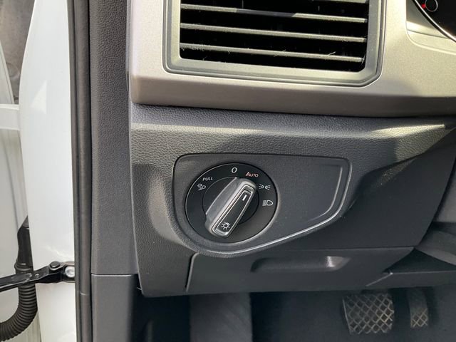 Used 2020 Volkswagen Atlas Cross Sport SE w/ Towing Package image 9