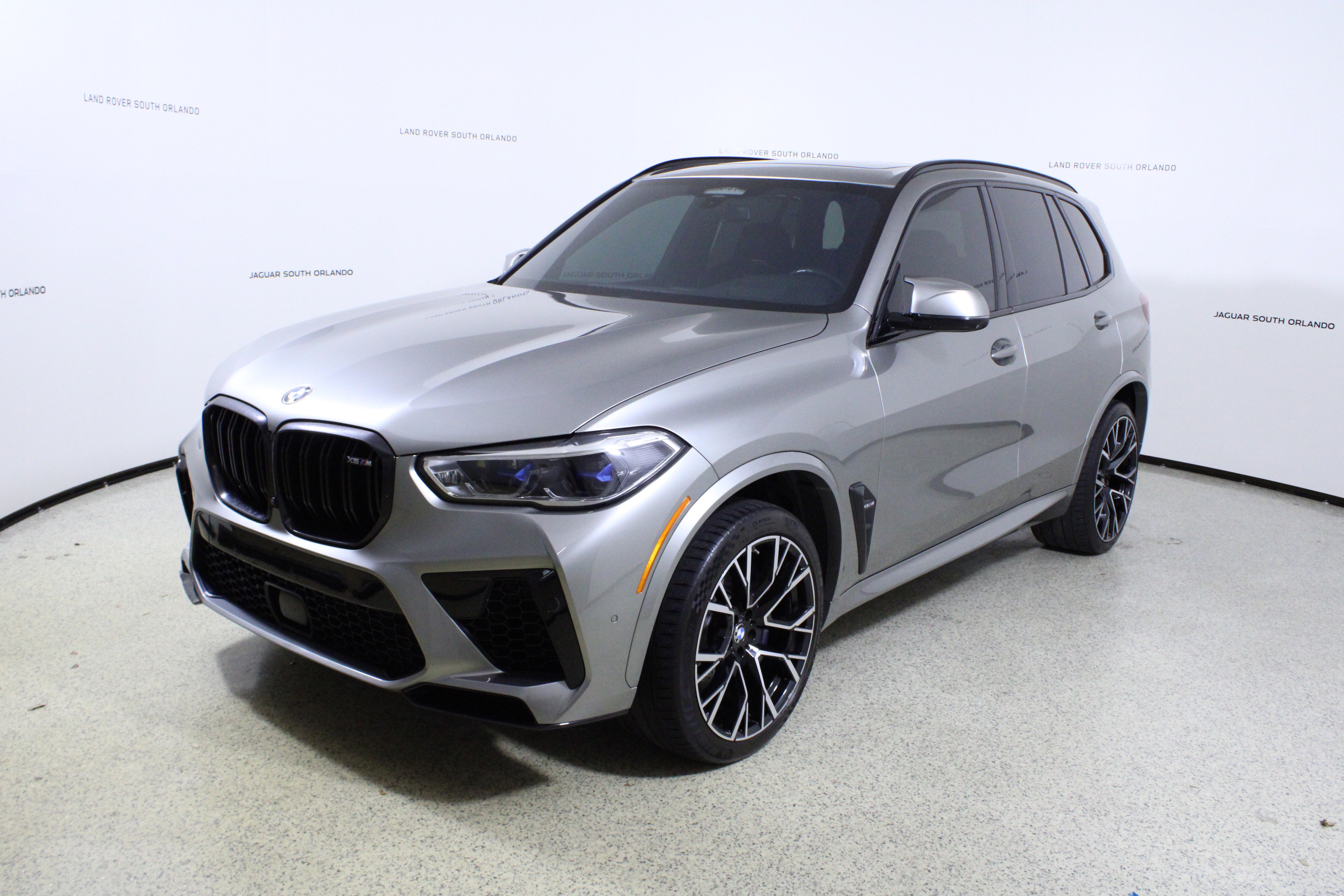 Used 2022 BMW X5 M w/ Executive Package image 4