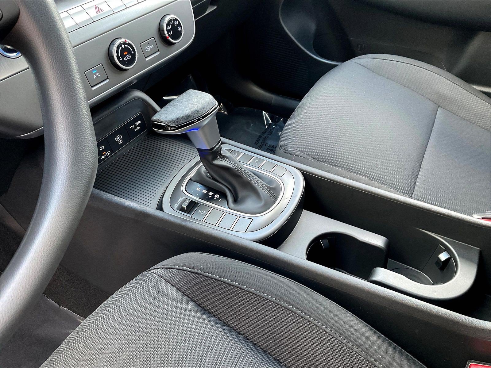 New 2027 Hyundai Kona SE AWD/4WD image 12