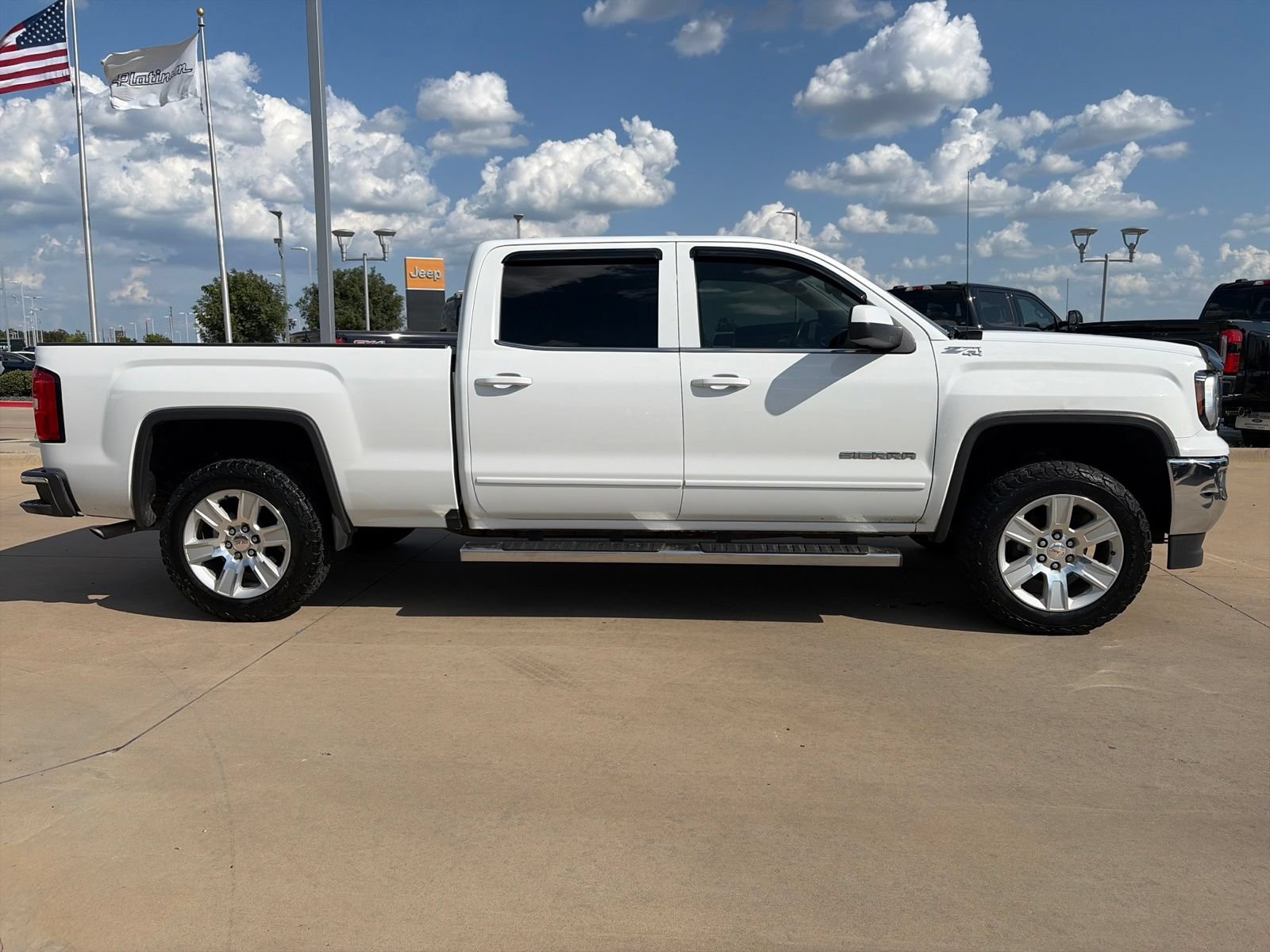 Used 2018 GMC Sierra 1500 SLE w/ SLE Value Package AWD/4WD image 6