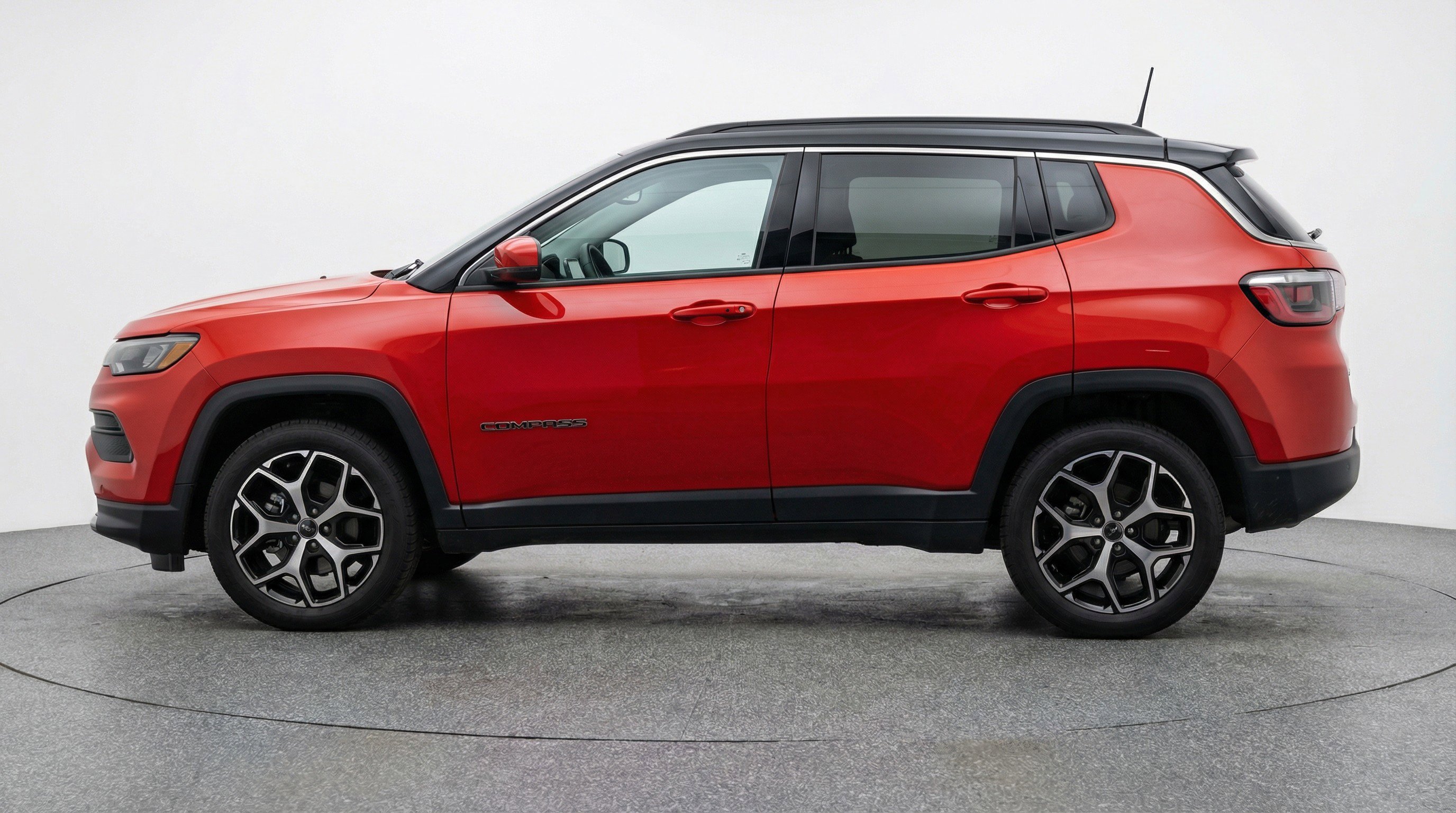 Used 2025 Jeep Compass Limited image 5
