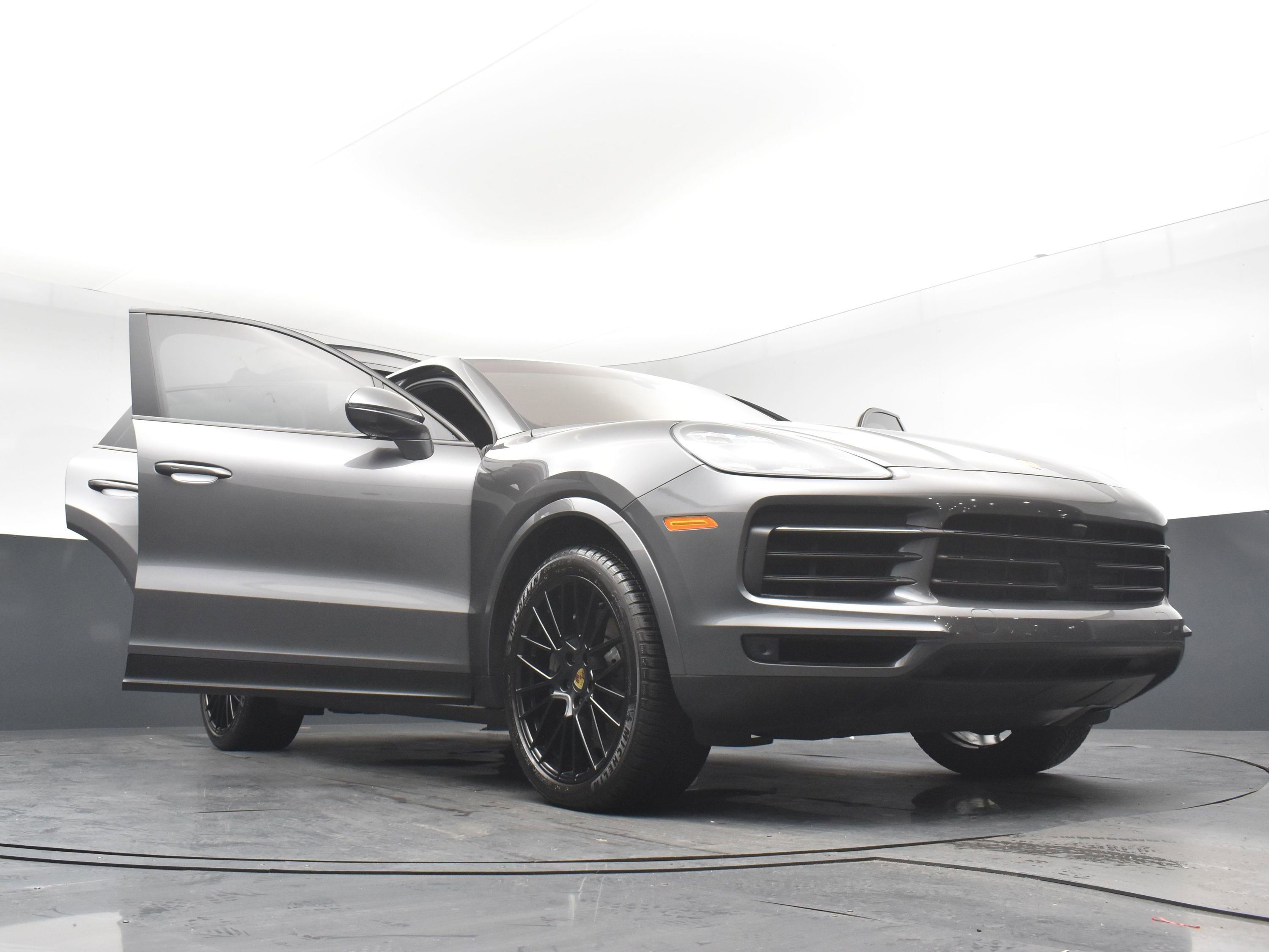 Used 2021 Porsche Cayenne S w/ Premium Package Plus AWD/4WD image 29