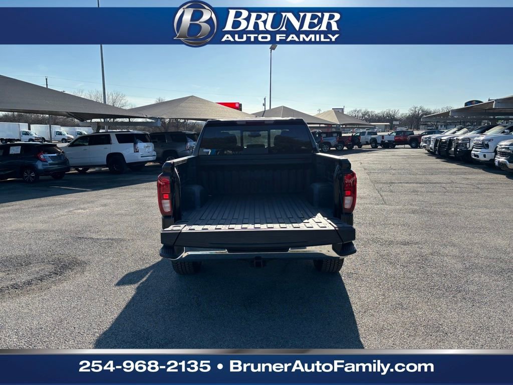 New 2026 GMC Sierra 1500 SLE w/ Preferred Package AWD/4WD image 7