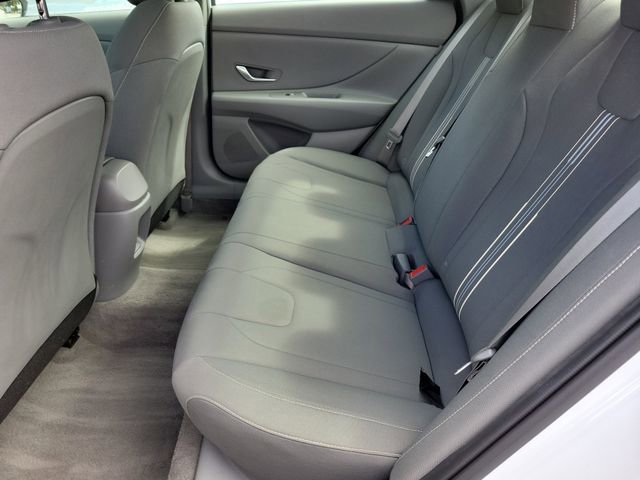 Used 2024 Hyundai Elantra SEL image 11
