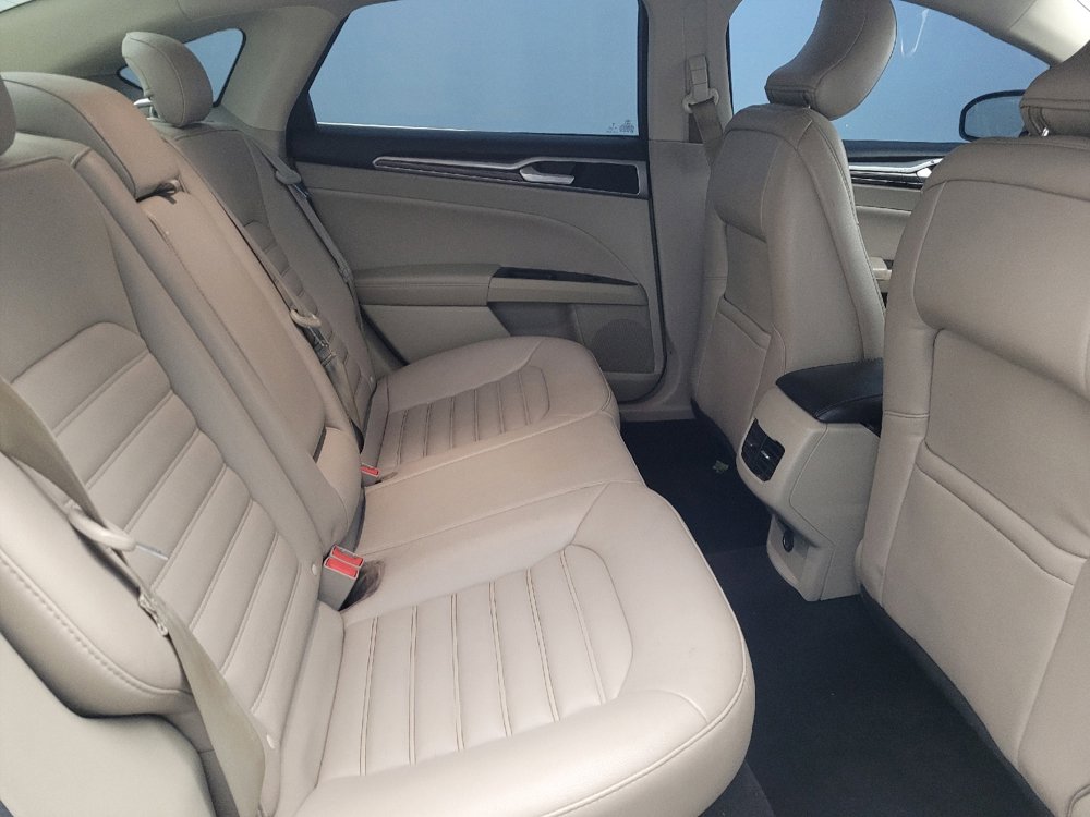 Used 2019 Ford Fusion SEL image 19