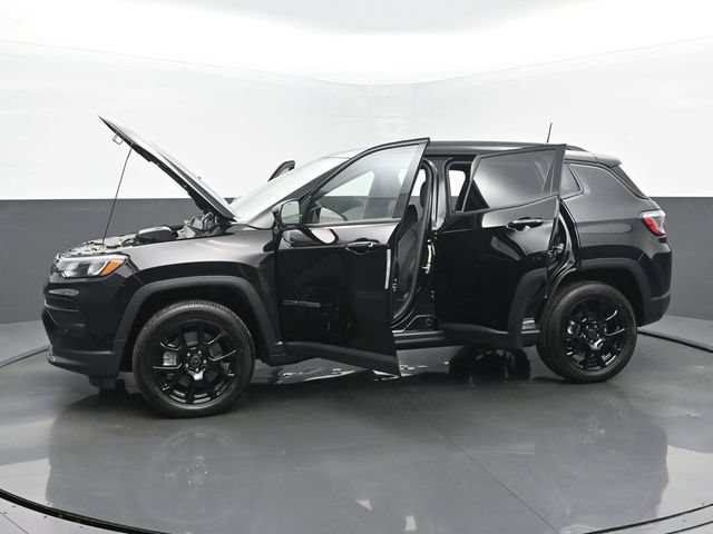 New 2025 Jeep Compass Latitude w/ Sun & Sound Group AWD/4WD image 55