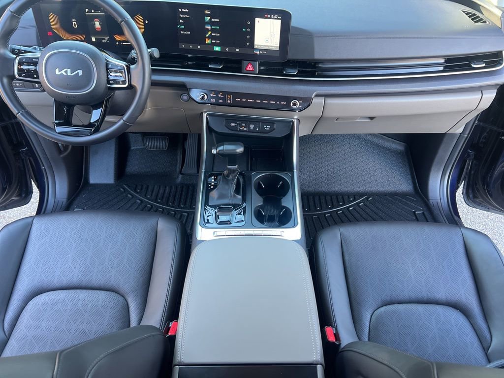 Certified 2025 Kia Carnival EX image 15