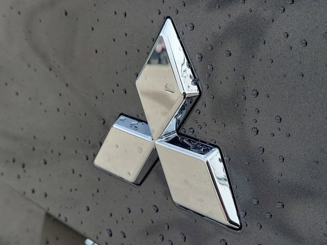 New 2026 Mitsubishi Outlander SE image 8